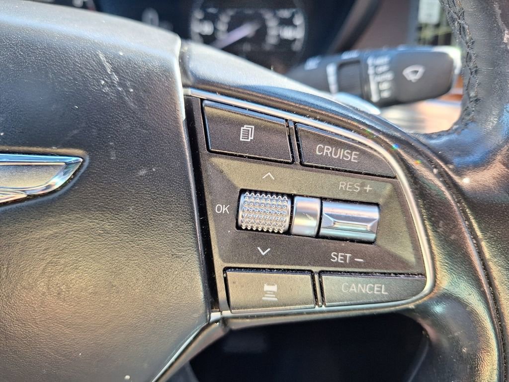 Used 2017 Genesis G90 3.3T Premium image 14