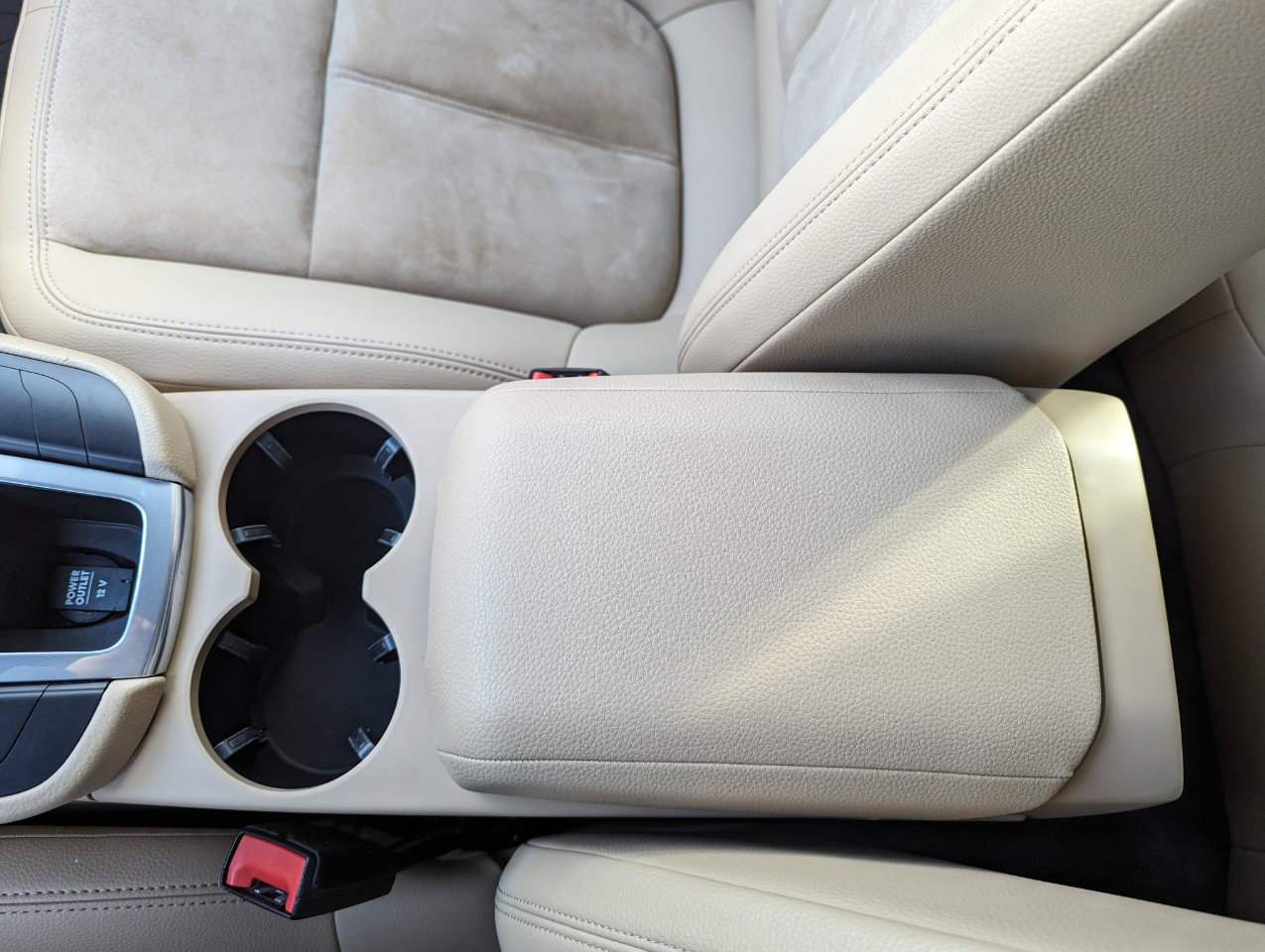 Used 2020 Porsche Macan AWD image 27