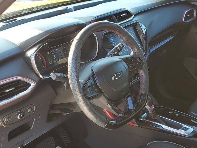 Used 2023 Chevrolet TrailBlazer RS w/ Sun and Liftgate Package image 9