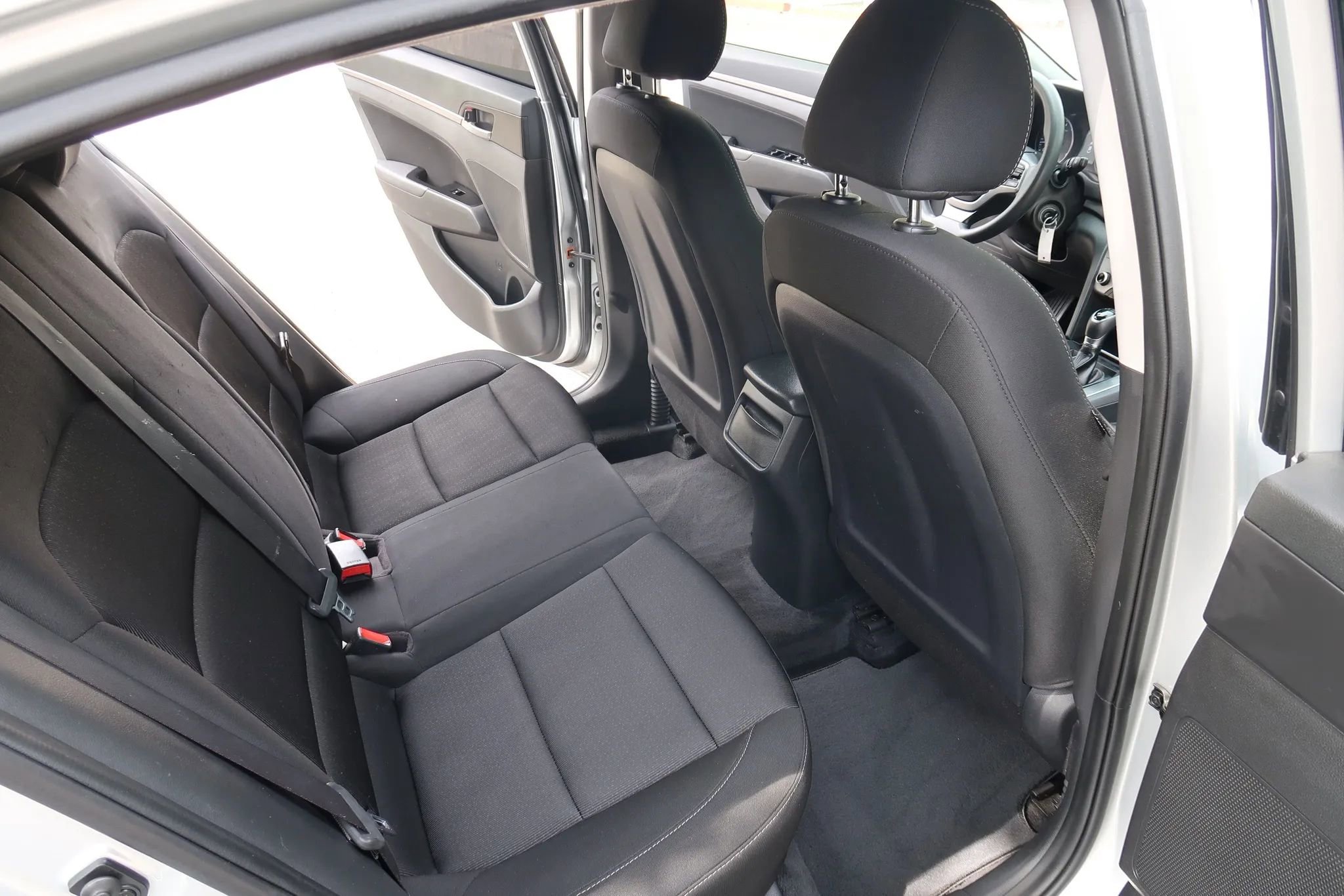 Used 2018 Hyundai Elantra SEL FWD image 16