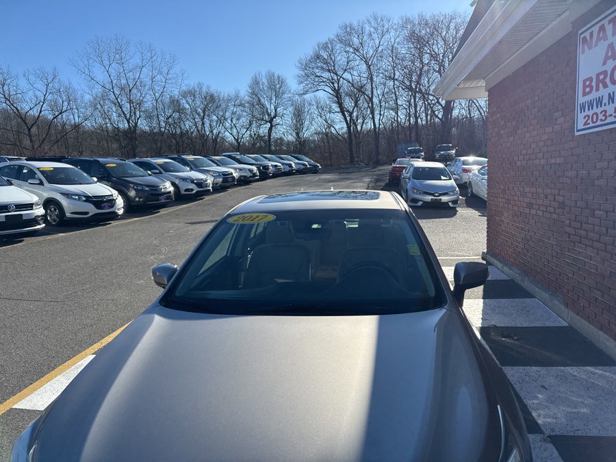 Used 2017 Subaru Legacy 2.5i Limited image 7