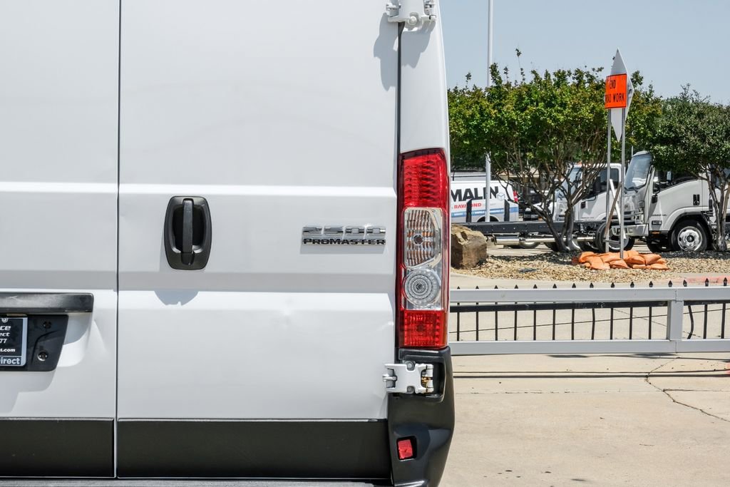Used 2025 RAM ProMaster 2500 w/ Convenience Group FWD image 42
