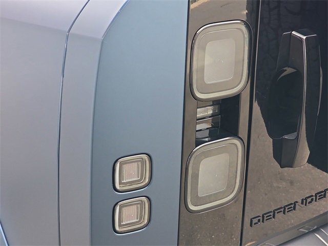New 2026 Land Rover Defender 110 OCTA image 20
