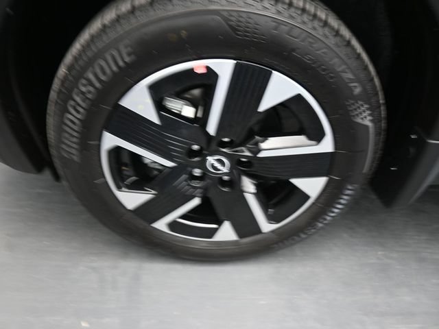 Used 2025 Nissan Kicks SV w/ SV Premium Package AWD/4WD image 26