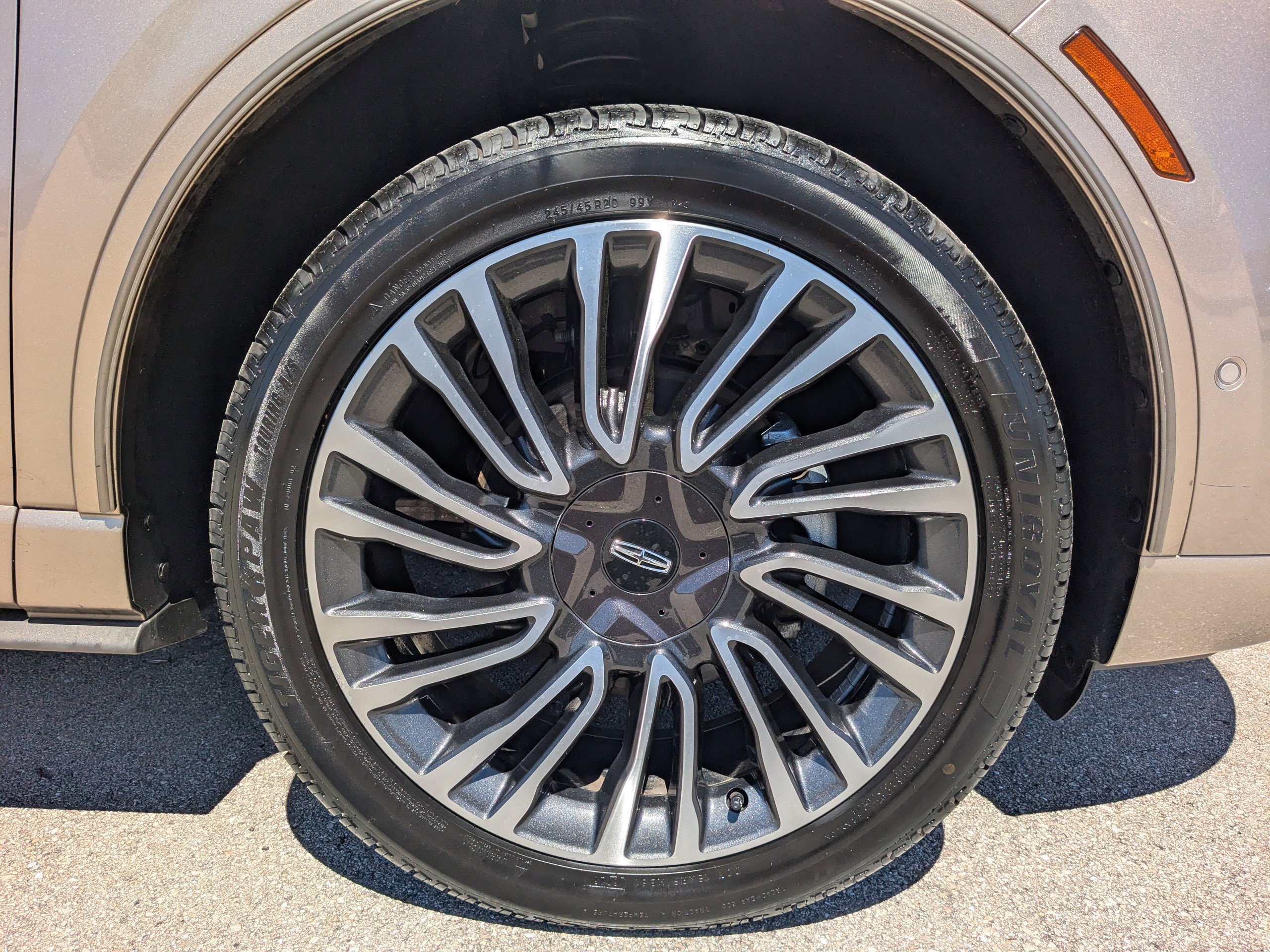 Used 2021 Lincoln Corsair Reserve w/ Equipment Group 201A image 11