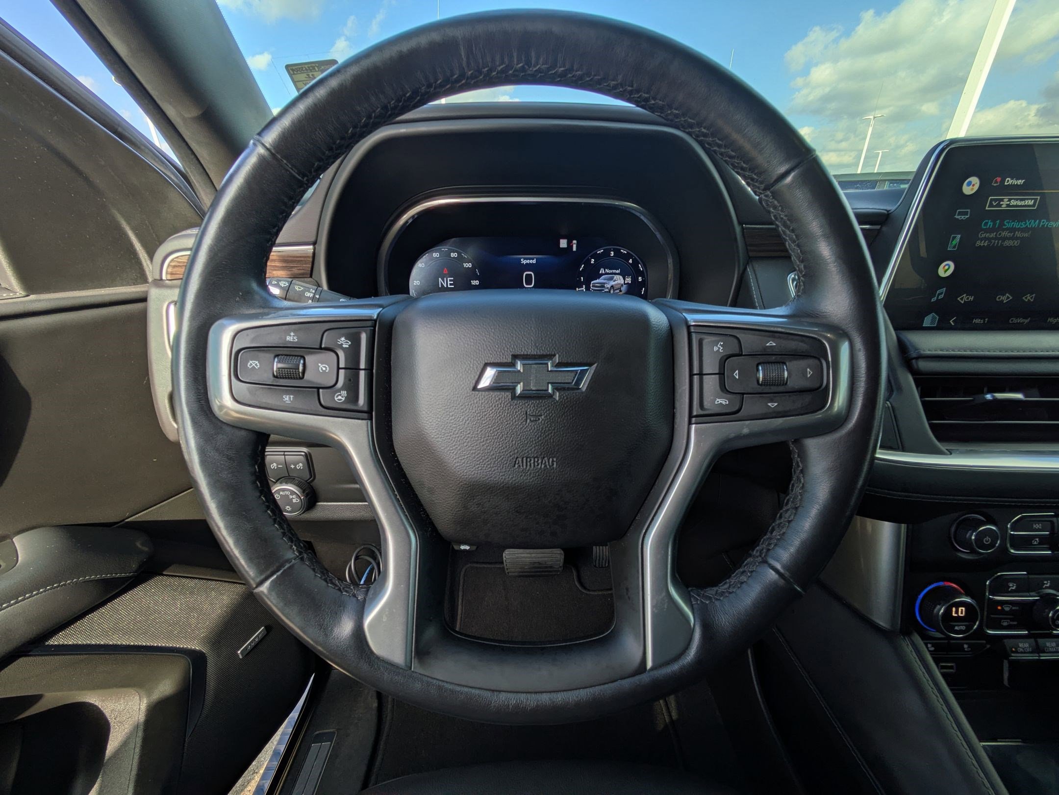 Used 2022 Chevrolet Tahoe Z71 w/ Luxury Package image 16