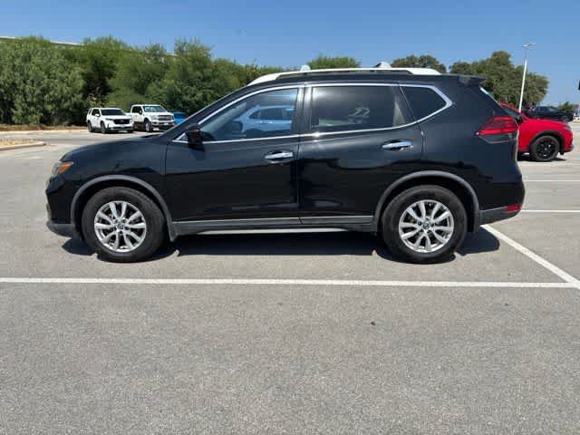 Used 2017 Nissan Rogue SV w/ SV Premium Package FWD image 2
