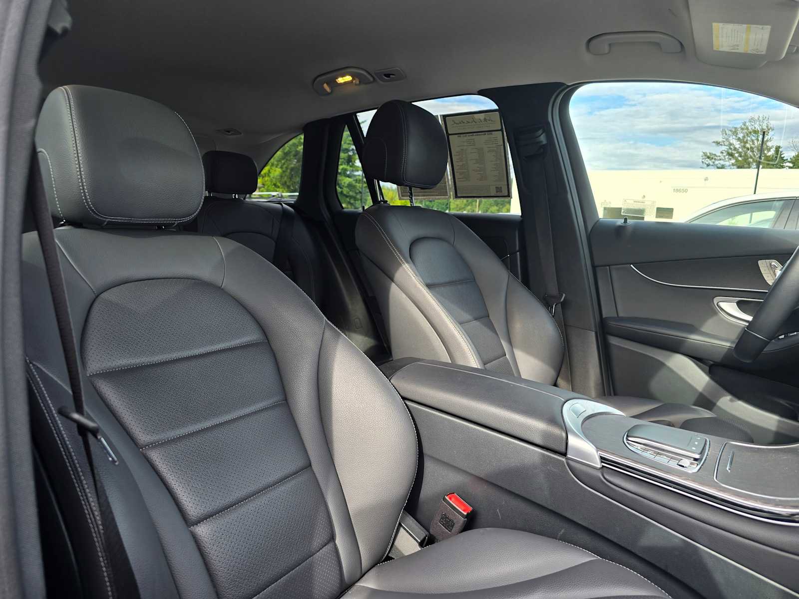 Used 2022 Mercedes-Benz GLC 300 4MATIC image 11