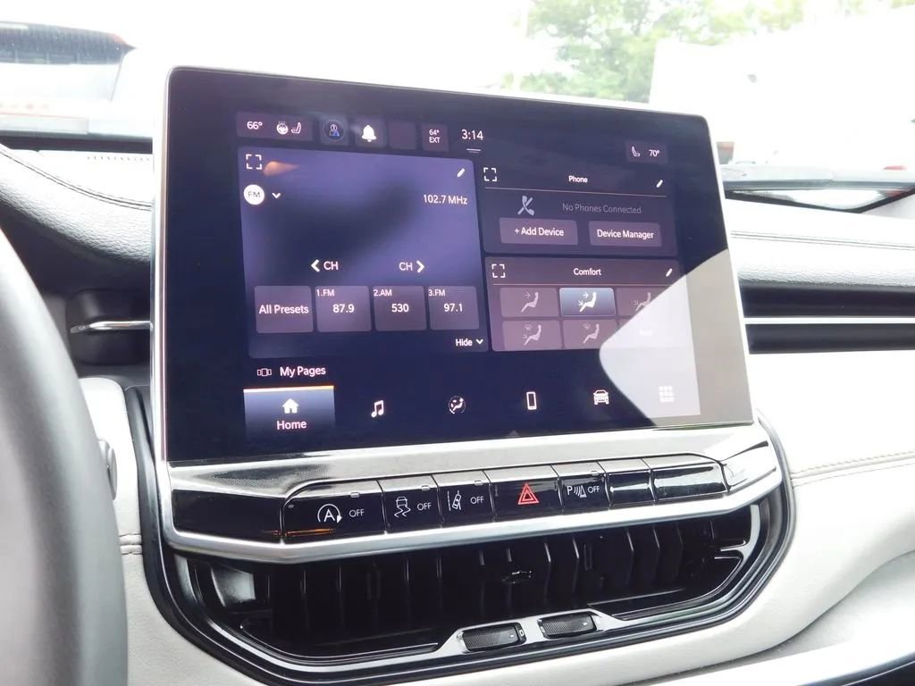 Used 2023 Jeep Compass Limited image 17