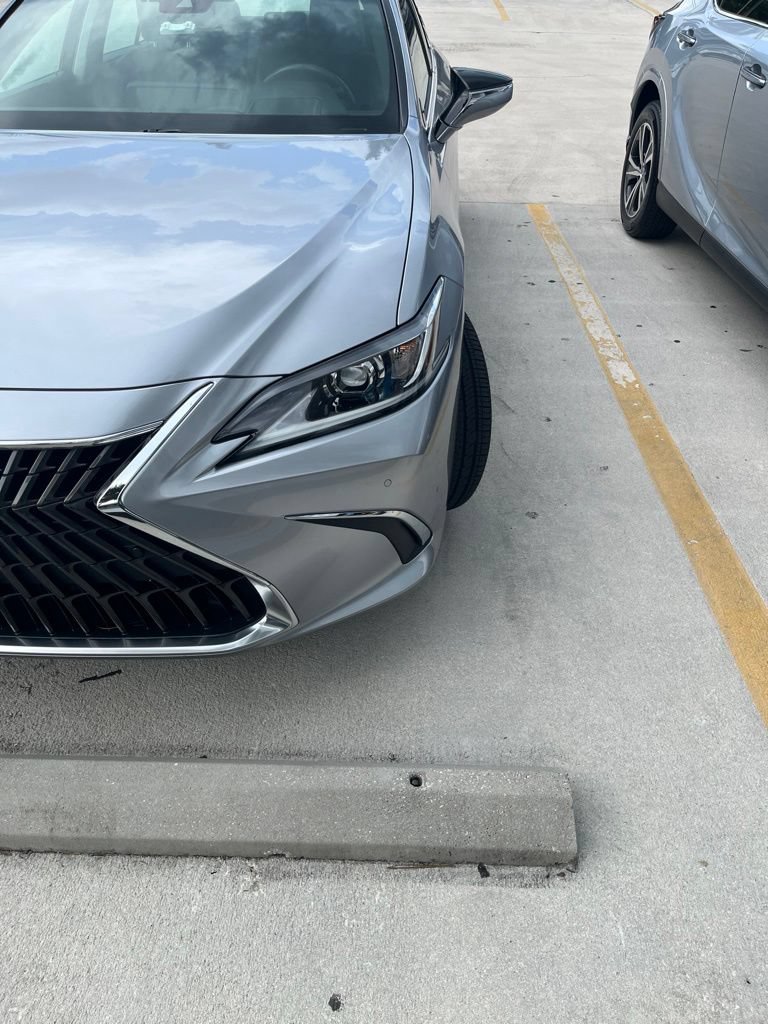 Used 2022 Lexus ES 300h w/ Premium Package FWD image 5