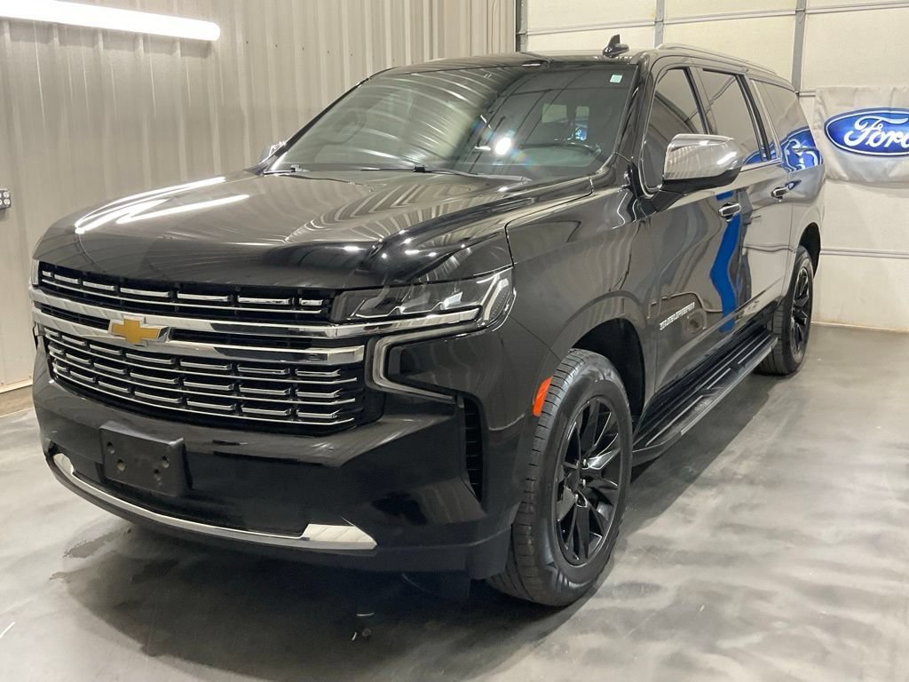 Used 2022 Chevrolet Suburban Premier RWD image 4