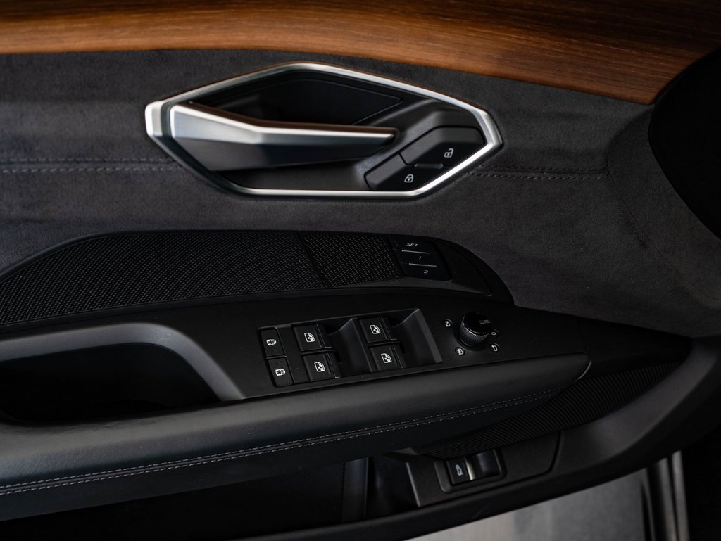 Used 2023 Audi e-tron GT Premium Plus image 24