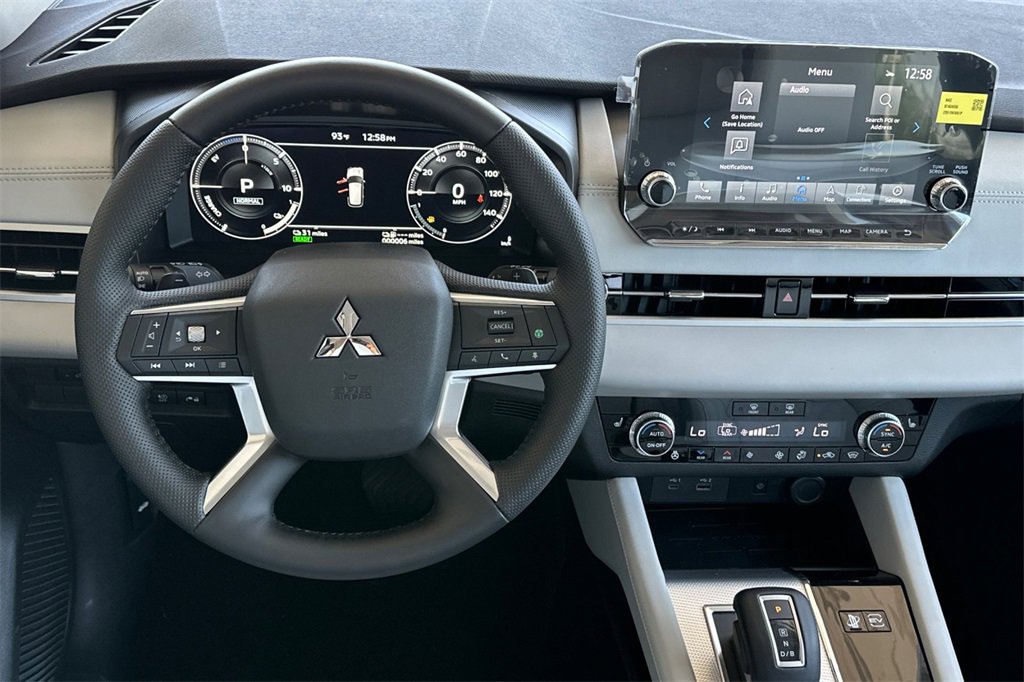 New 2025 Mitsubishi Outlander SEL image 15