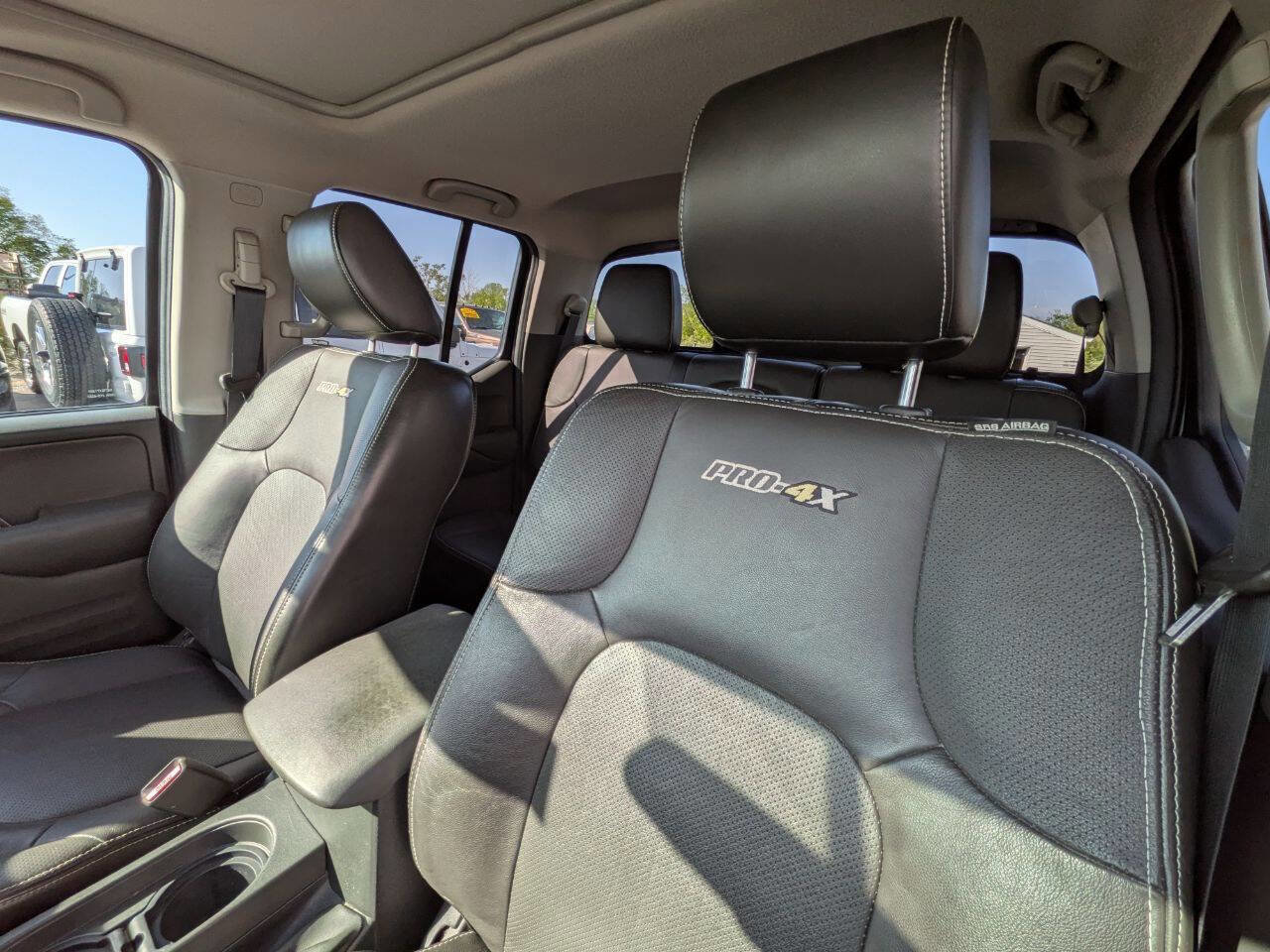 Used 2016 Nissan Frontier PRO-4X AWD/4WD image 13
