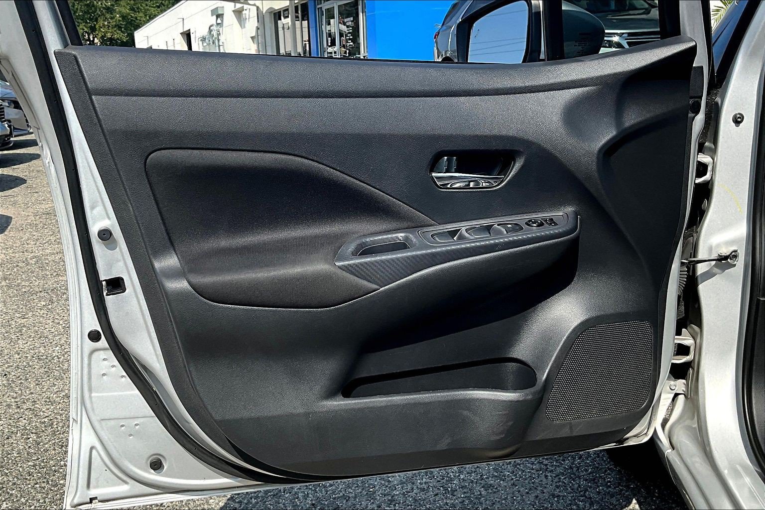 Used 2021 Nissan Versa SV FWD image 17