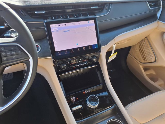 New 2025 Jeep Grand Cherokee Limited w/ MOPAR Finishing Package image 4