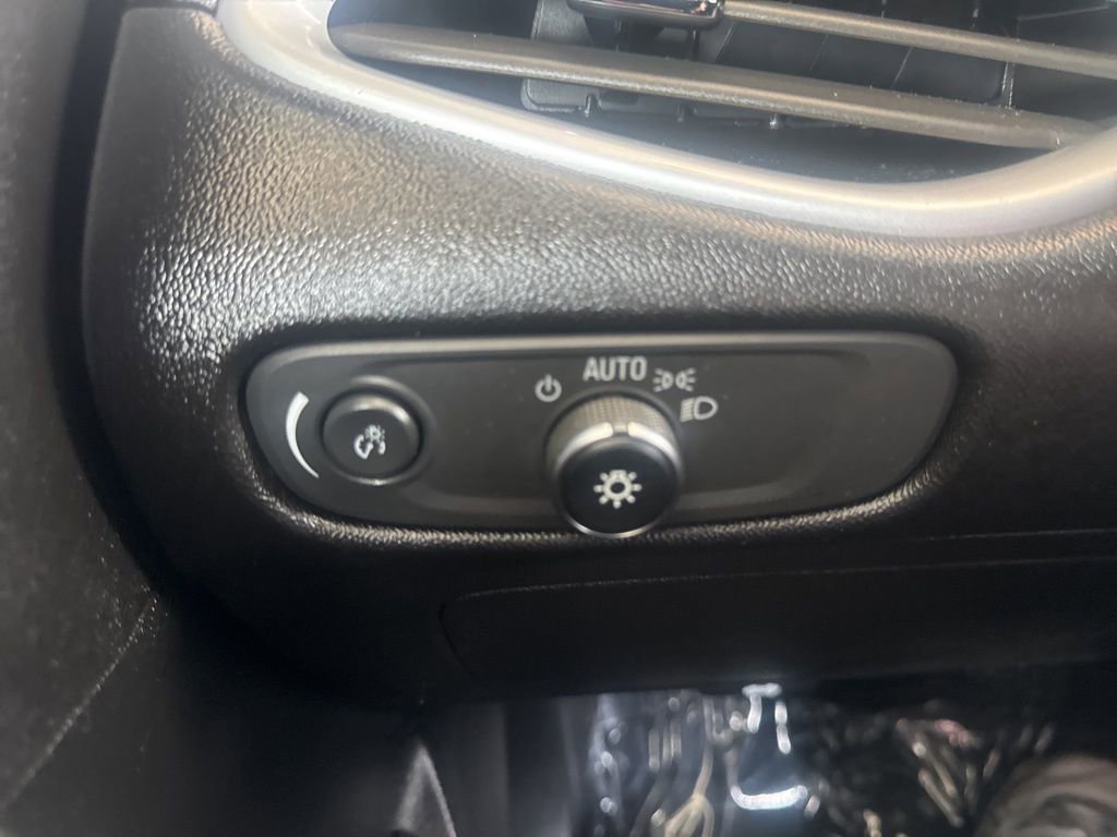 Used 2024 Chevrolet Malibu LT image 23