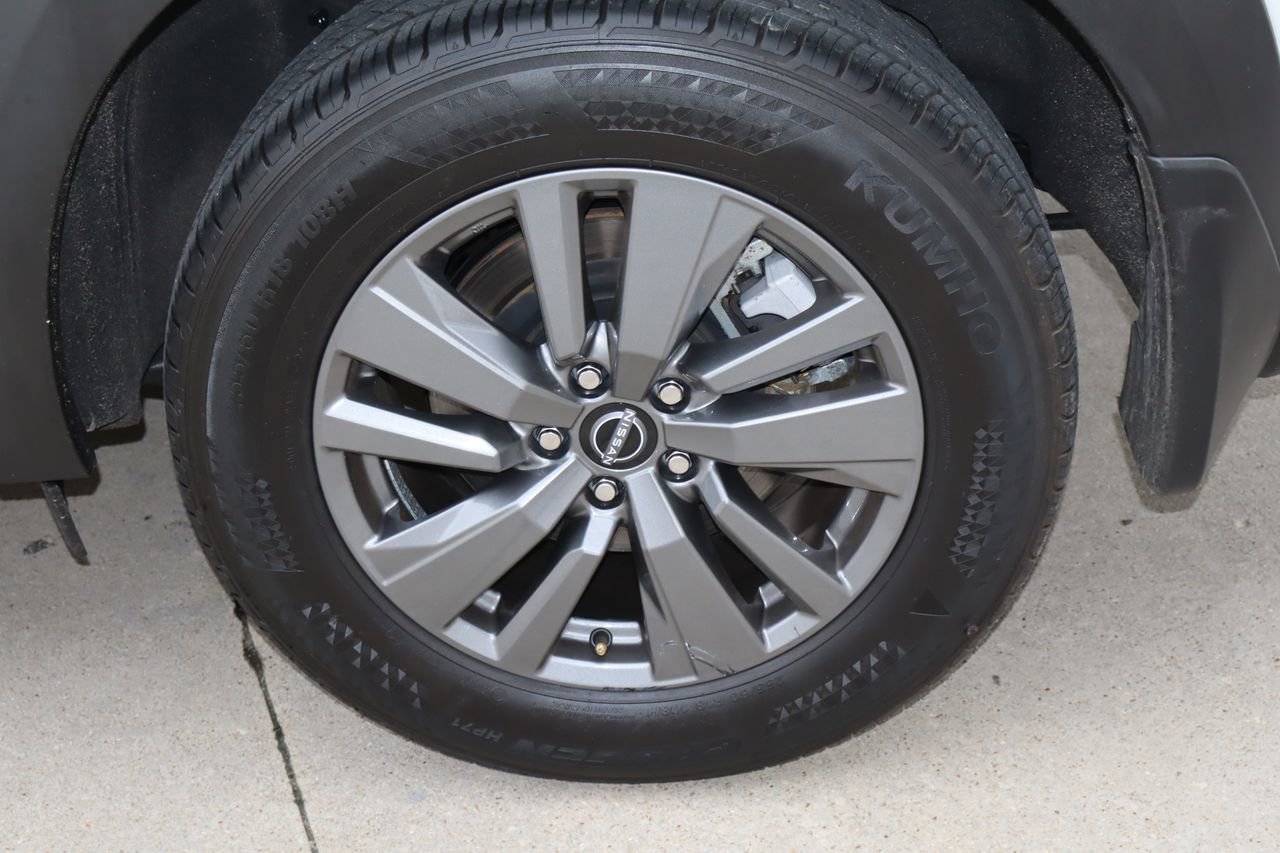 Used 2024 Nissan Pathfinder S image 29