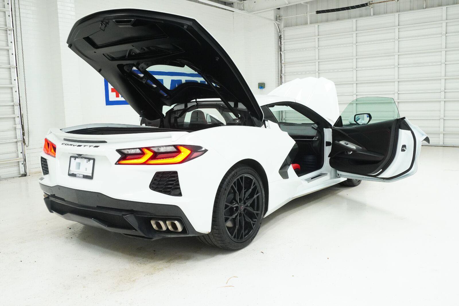 Used 2026 Chevrolet Corvette Stingray Coupe w/ 1LT RWD image 38
