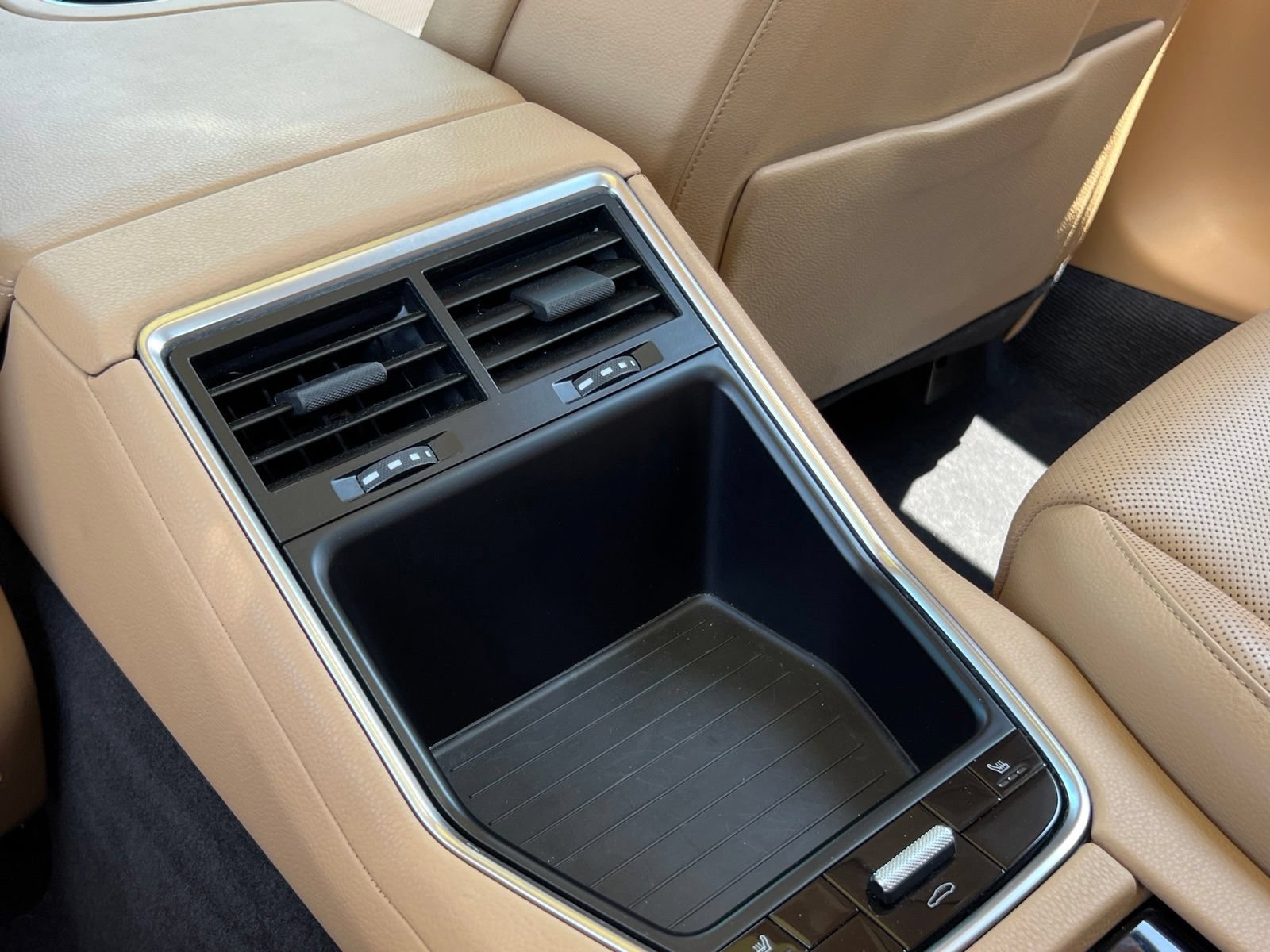 Certified 2018 Porsche Panamera 4S AWD/4WD image 20