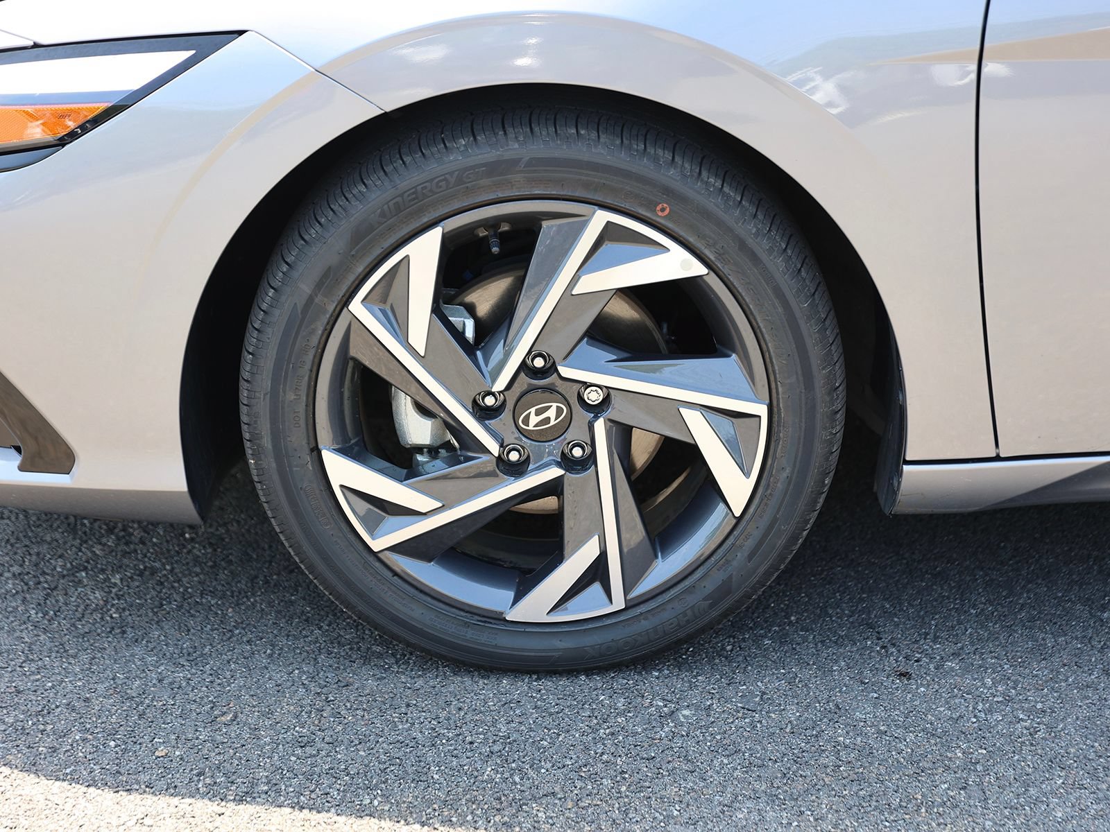 Certified 2025 Hyundai Elantra SEL FWD image 9