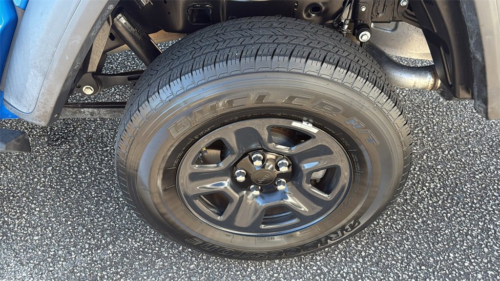 Used 2020 Jeep Gladiator Sport image 10