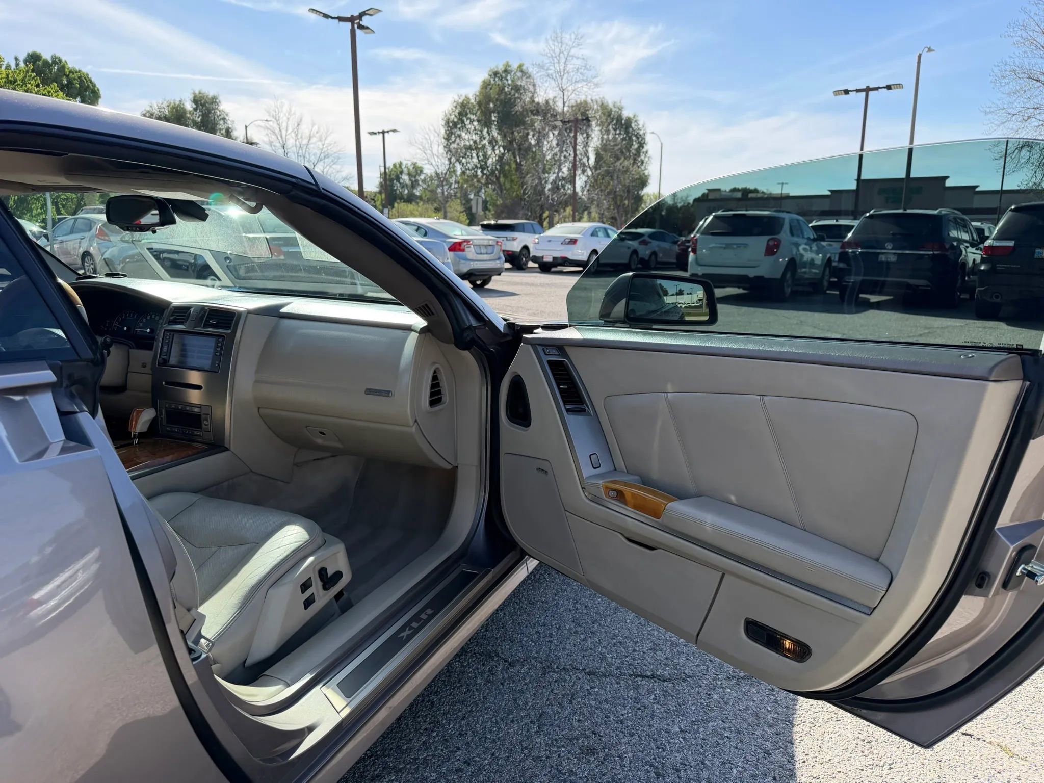 Used 2005 Cadillac XLR Convertible 2D image 19