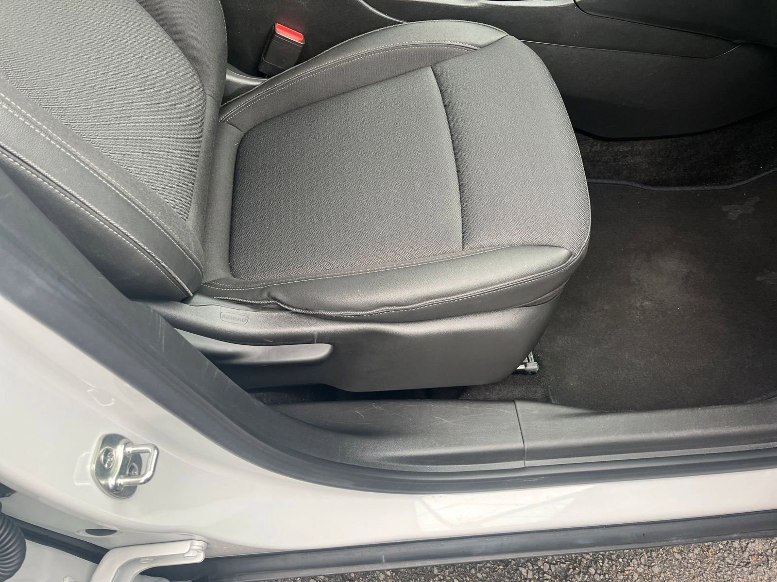 Used 2025 Buick Encore GX Preferred FWD image 25