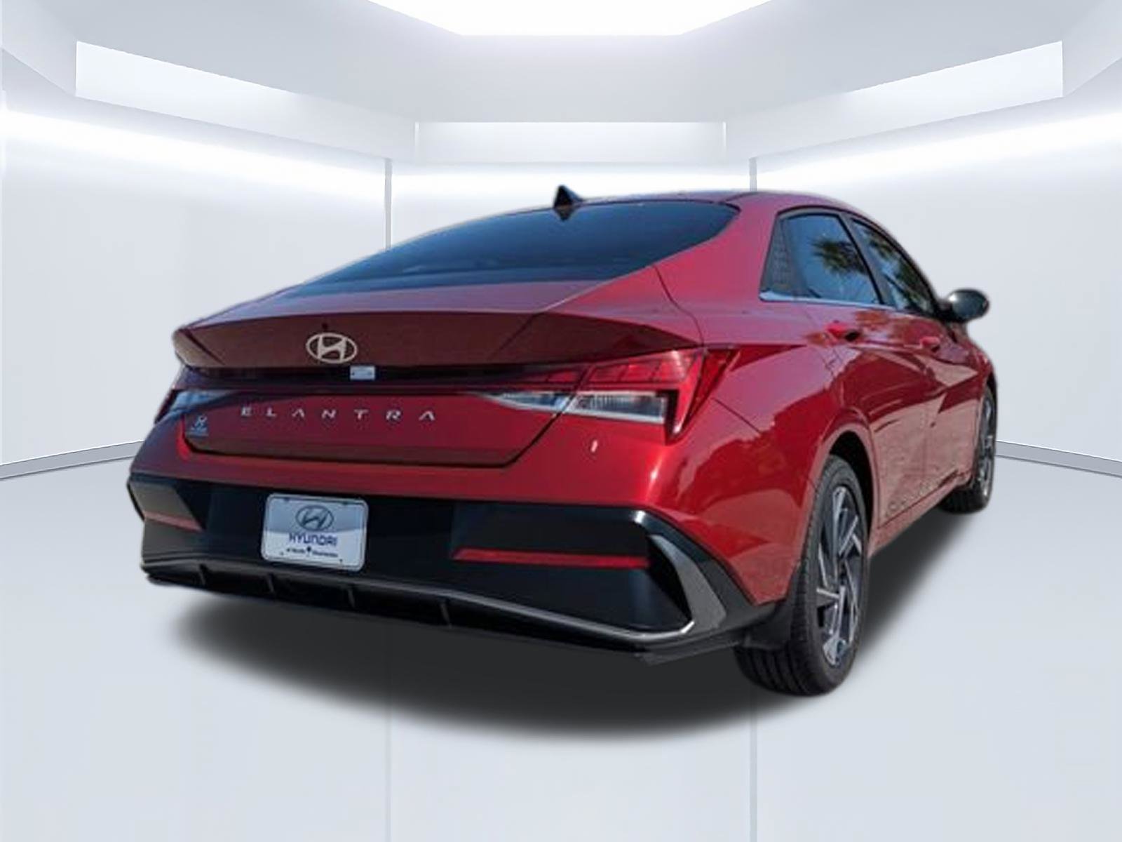 Certified 2025 Hyundai Elantra SEL FWD image 3