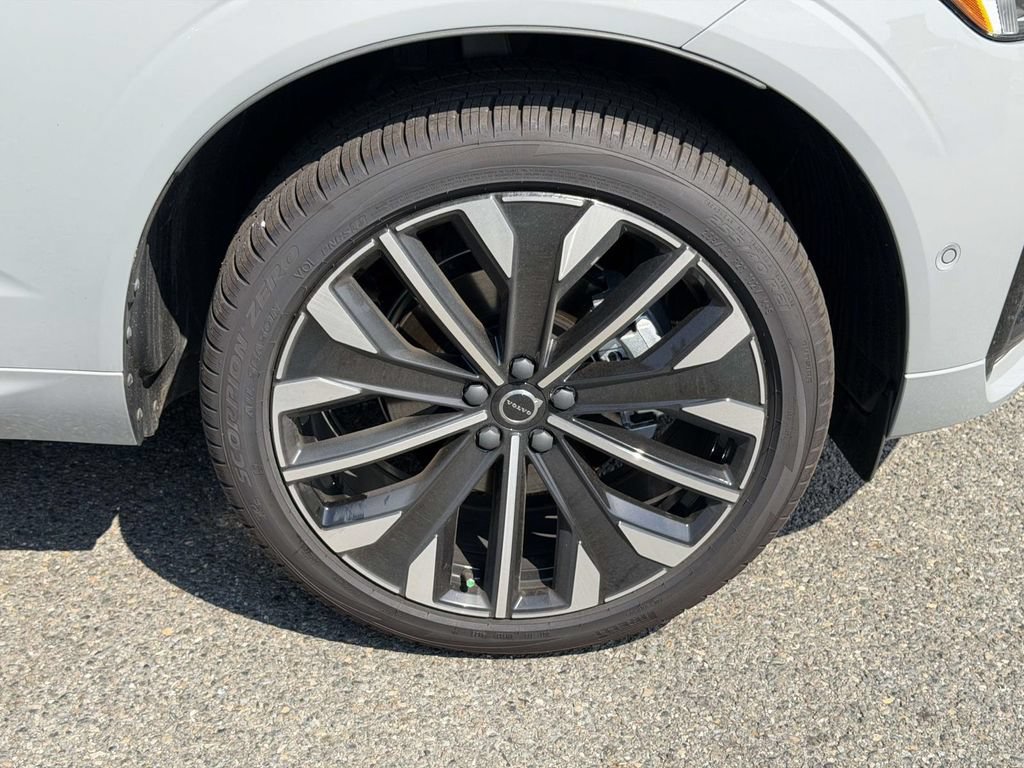 New 2026 Volvo XC60 B5 Ultra w/ Protection Package Premier AWD/4WD image 24