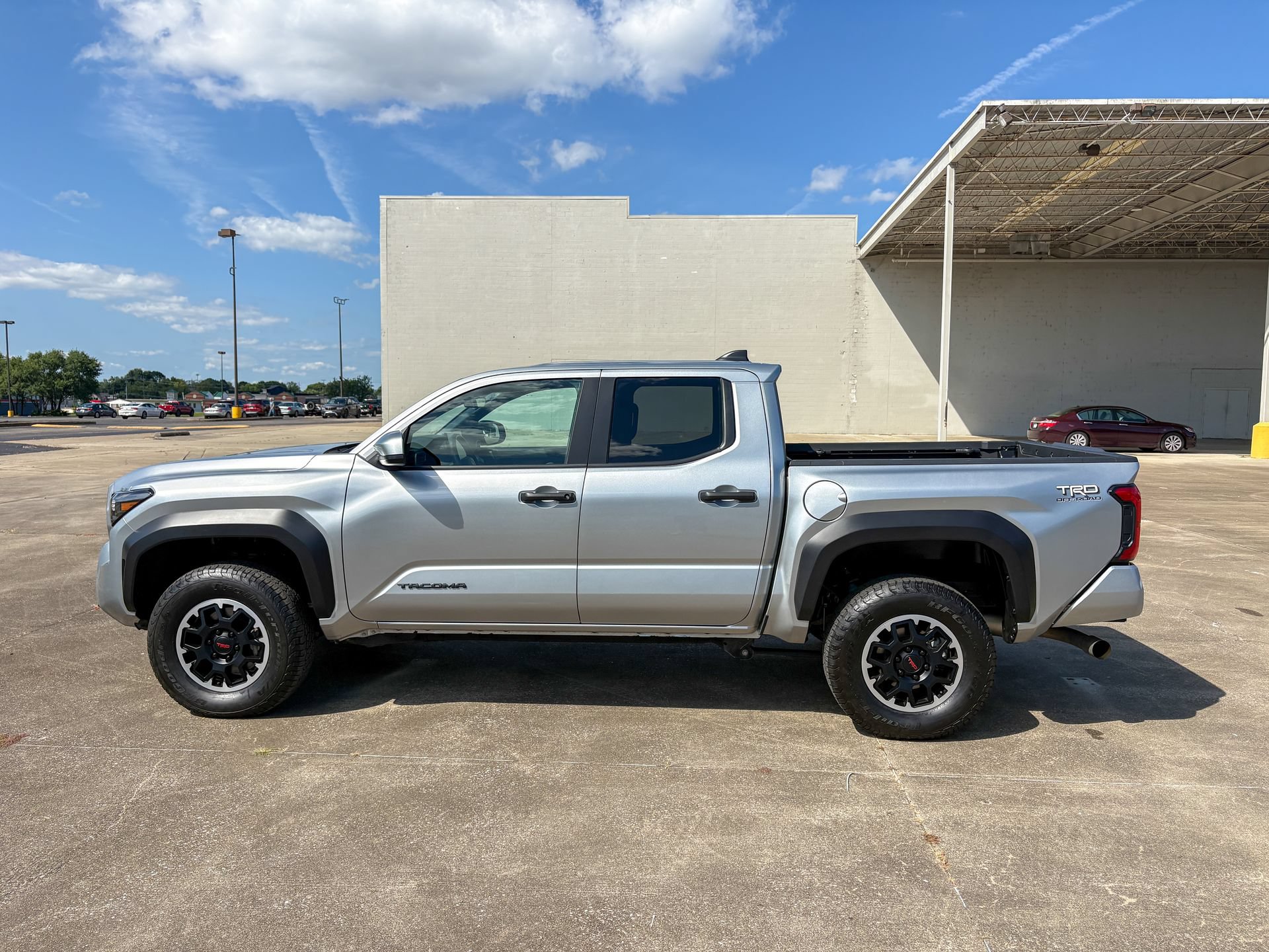 Used 2024 Toyota Tacoma TRD Off-Road AWD/4WD image 9