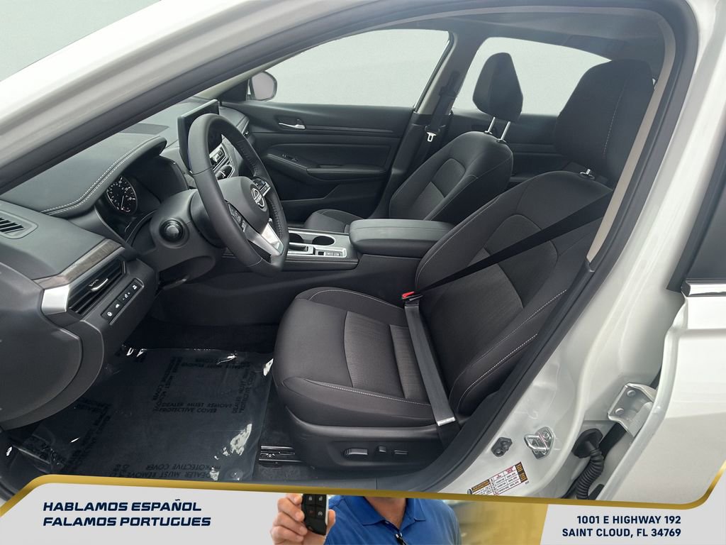 Used 2025 Nissan Altima 2.5 SV w/ SV Premium Package image 12