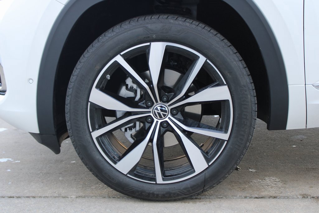 New 2026 Volkswagen Atlas SEL Premium R-Line image 25