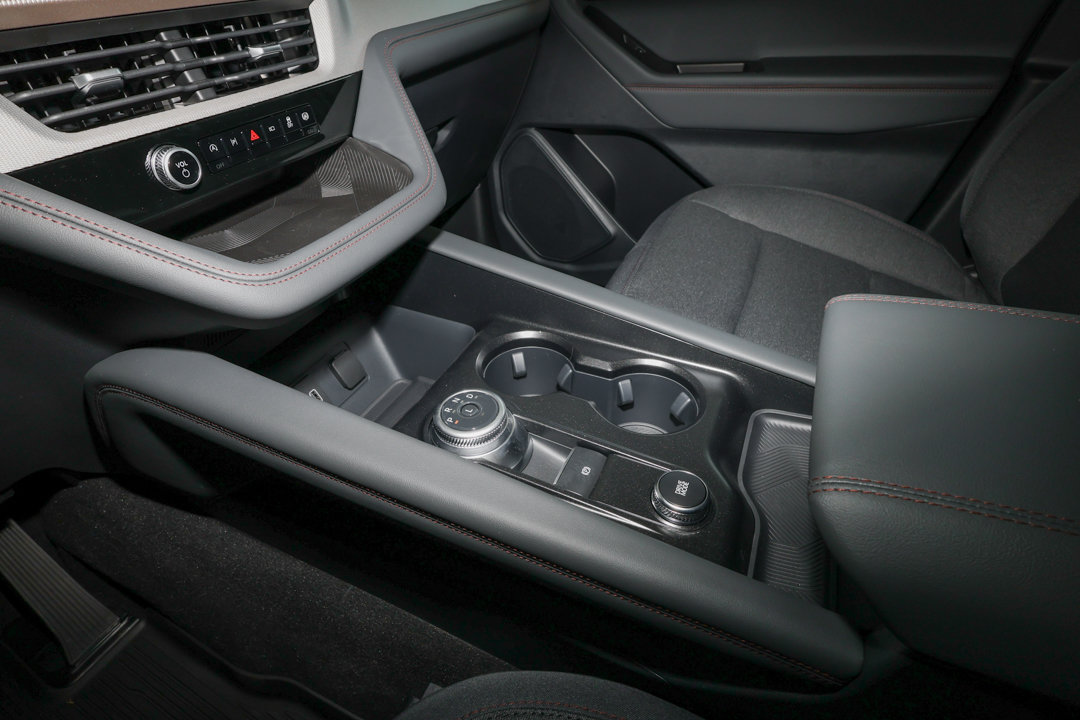 New 2026 Ford Explorer Active AWD/4WD image 13