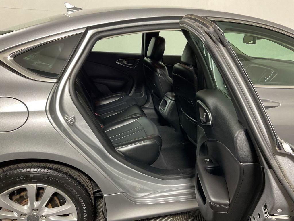 Used 2017 Chrysler 200 Limited Platinum FWD image 35