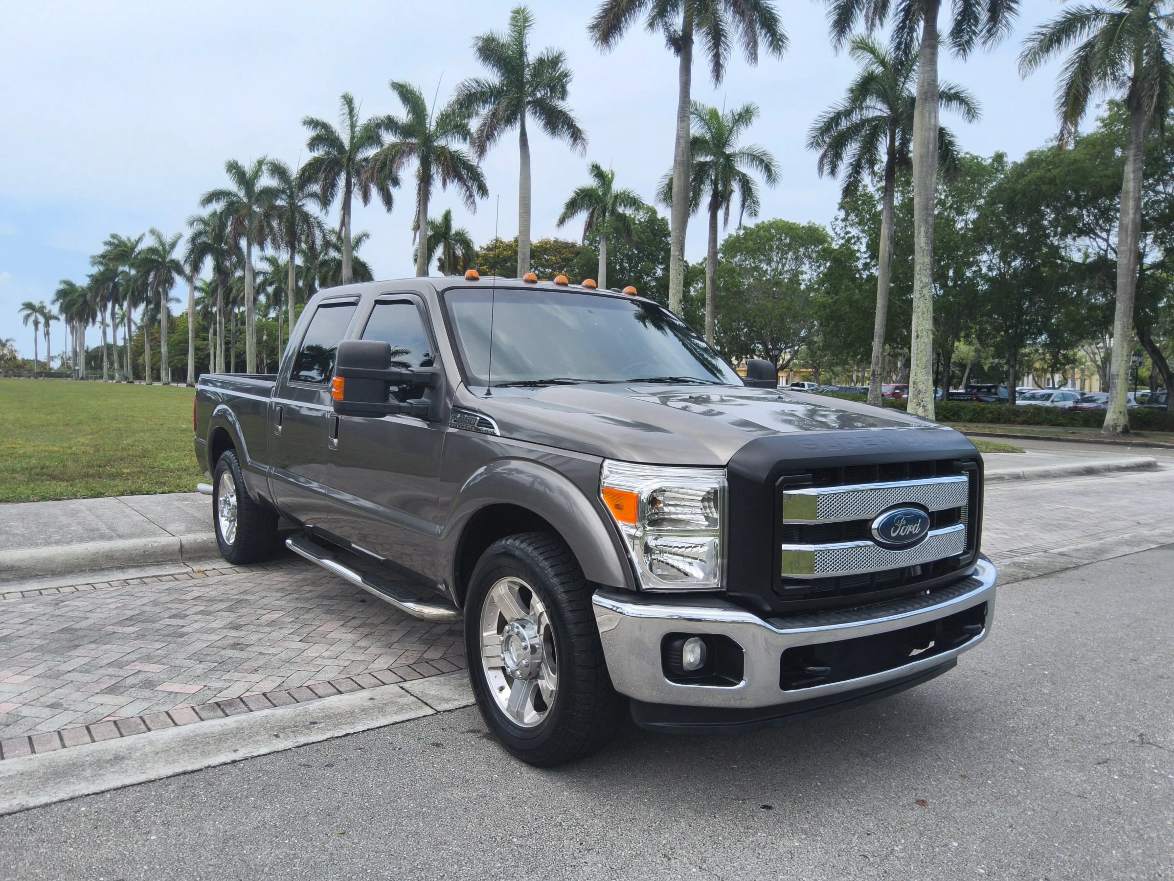 Used 2011 Ford F250 Lariat w/ Lariat Interior Pkg RWD image 1