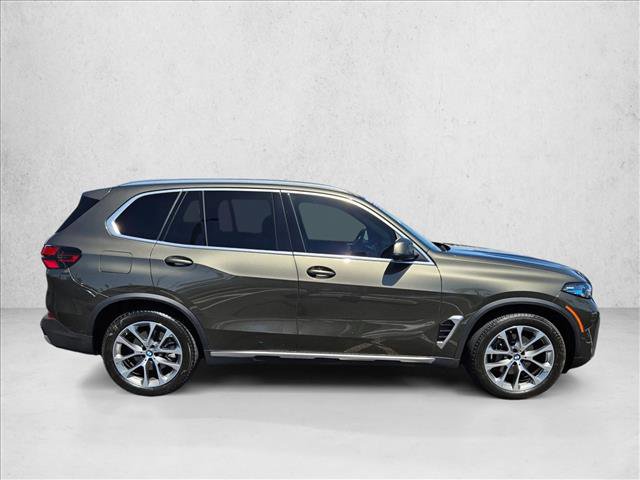 Certified 2025 BMW X5 xDrive40i w/ Premium Package AWD/4WD image 4
