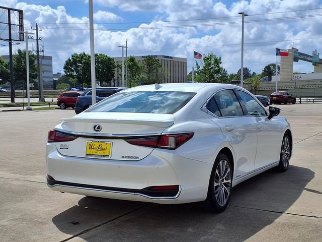 Used 2019 Lexus ES 300h w/ Luxury Package image 2