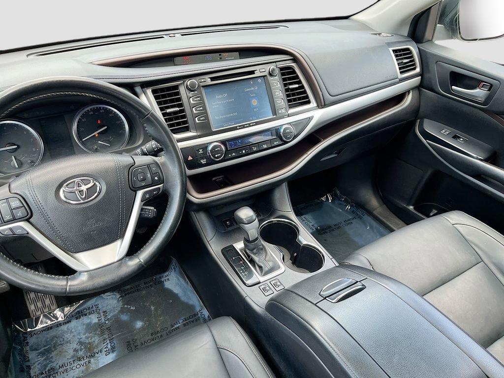 Used 2017 Toyota Highlander XLE AWD/4WD image 29