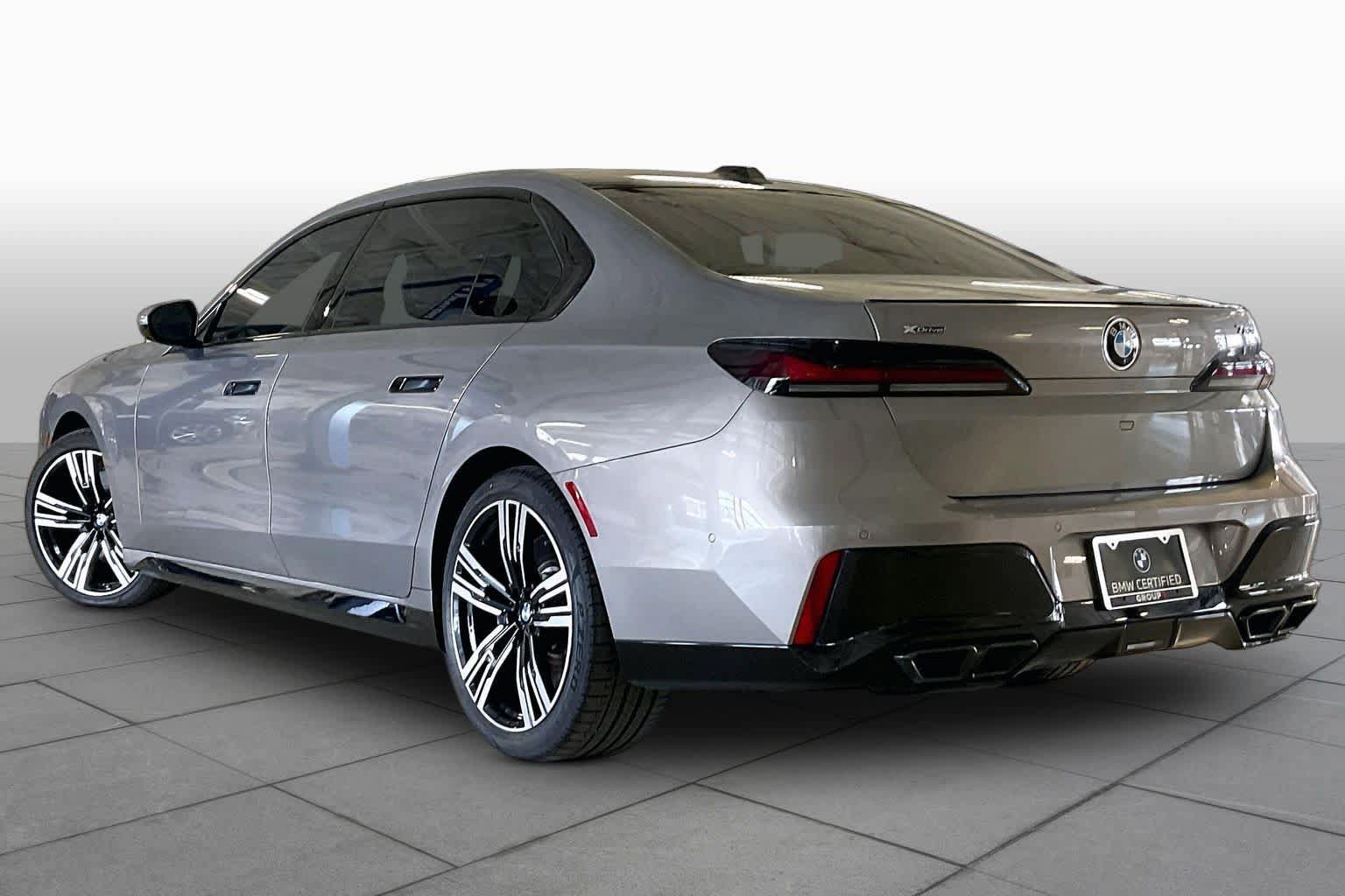 Certified 2024 BMW 760i xDrive AWD/4WD image 11