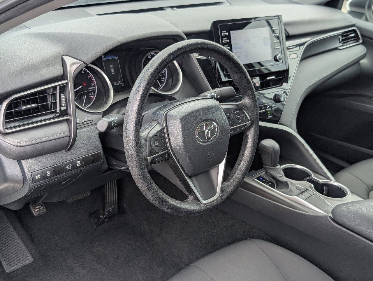 Used 2024 Toyota Camry LE FWD image 14