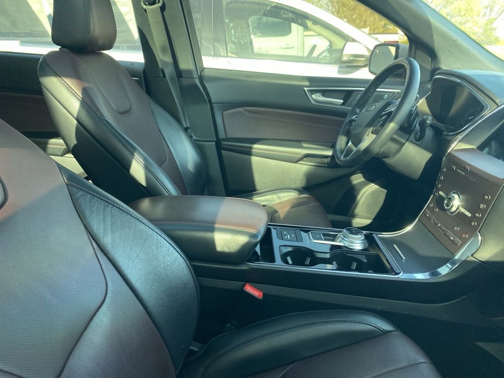 Used 2020 Ford Edge Titanium w/ Equipment Group 301A AWD/4WD image 5