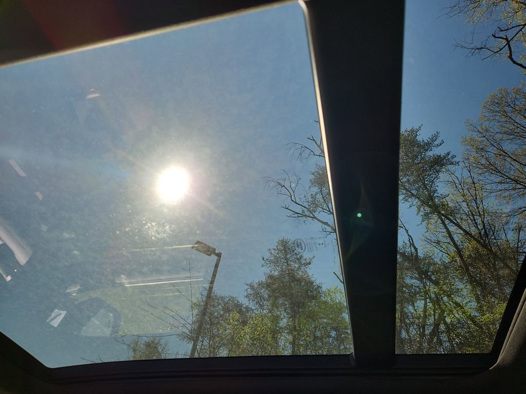 Used 2021 Land Rover Defender 110 SE image 26