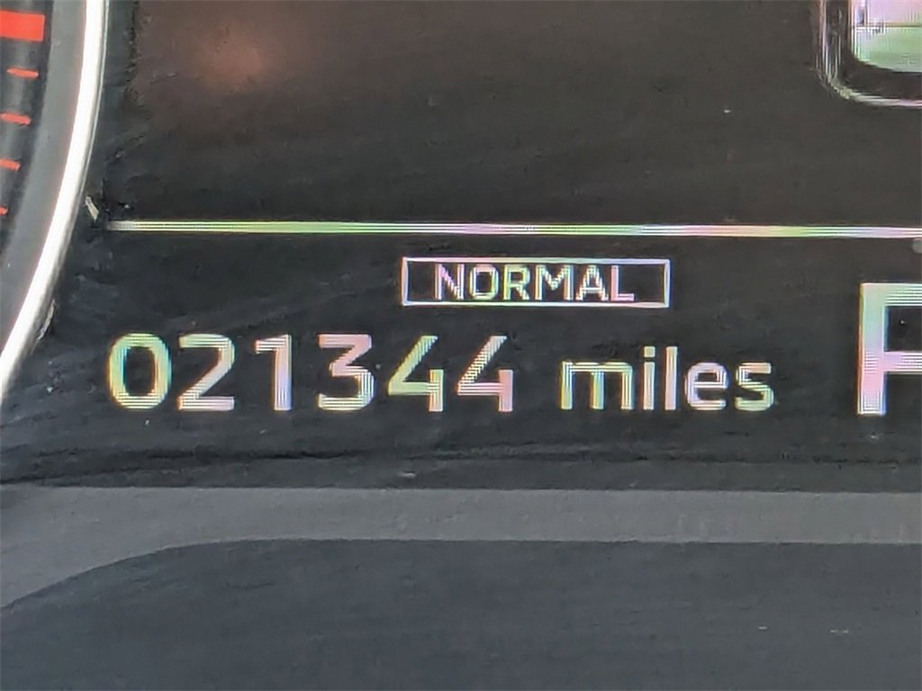 Used 2025 Mitsubishi Outlander SE image 16