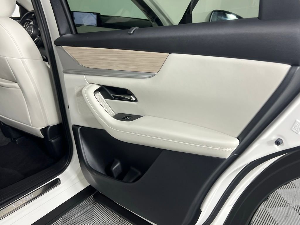 Used 2024 MAZDA CX-90 Plug-In Hybrid w/ Premium Plus image 31