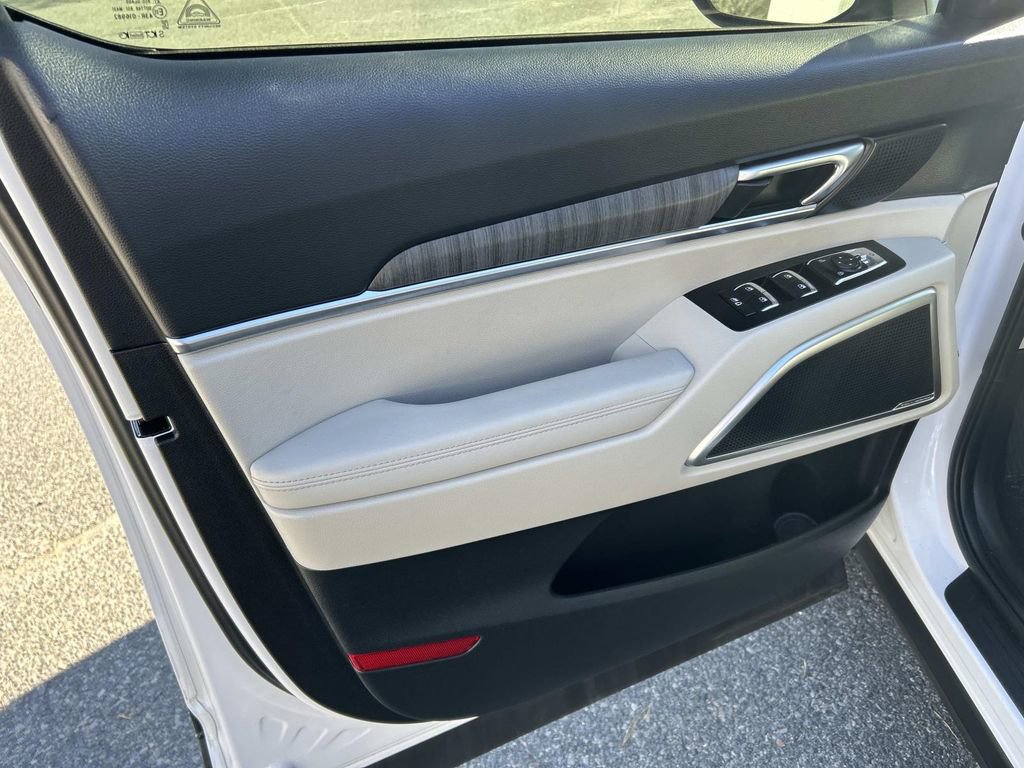 Used 2023 Kia Telluride EX image 17