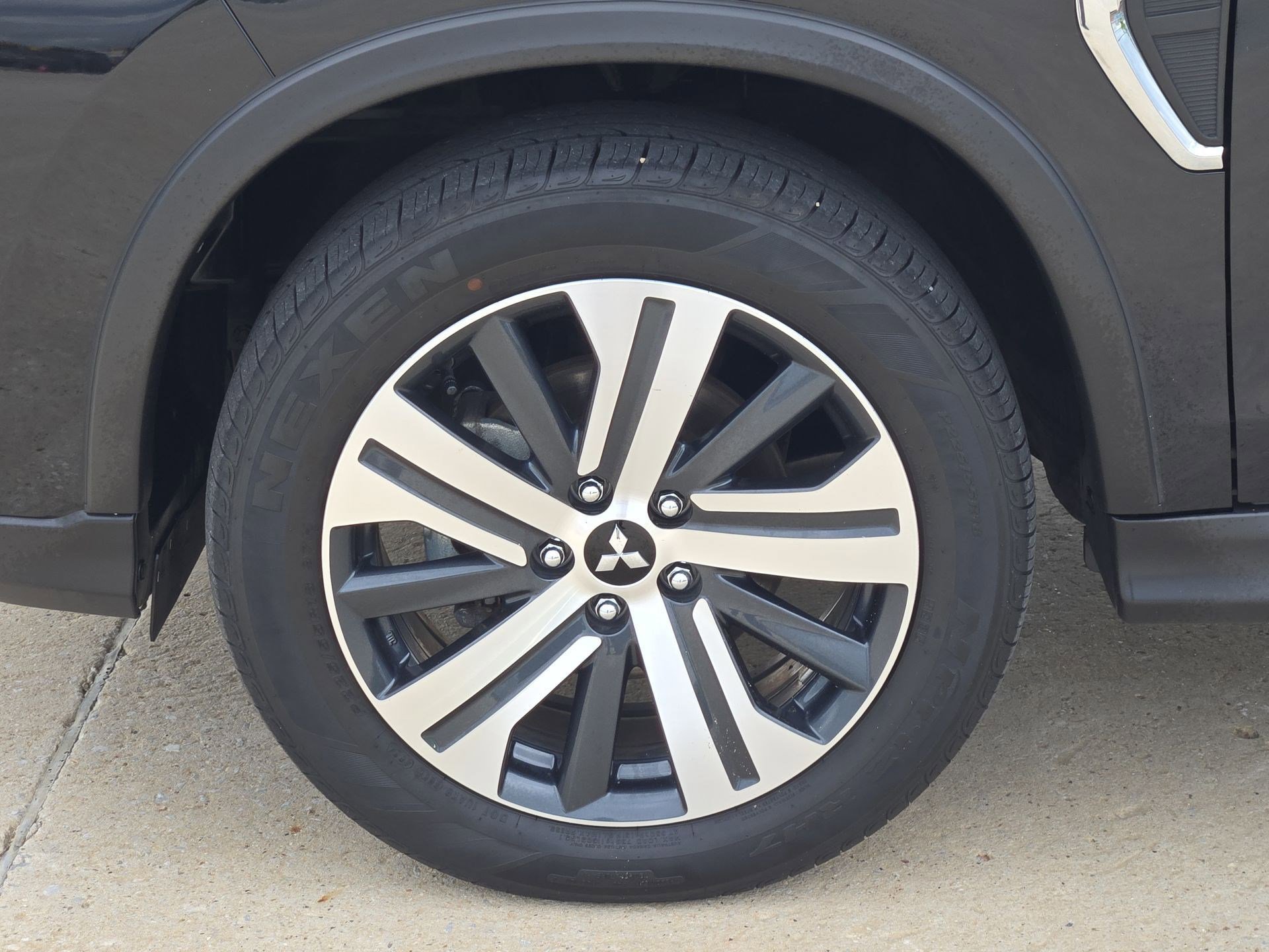Used 2025 Mitsubishi Outlander Sport AWD image 12