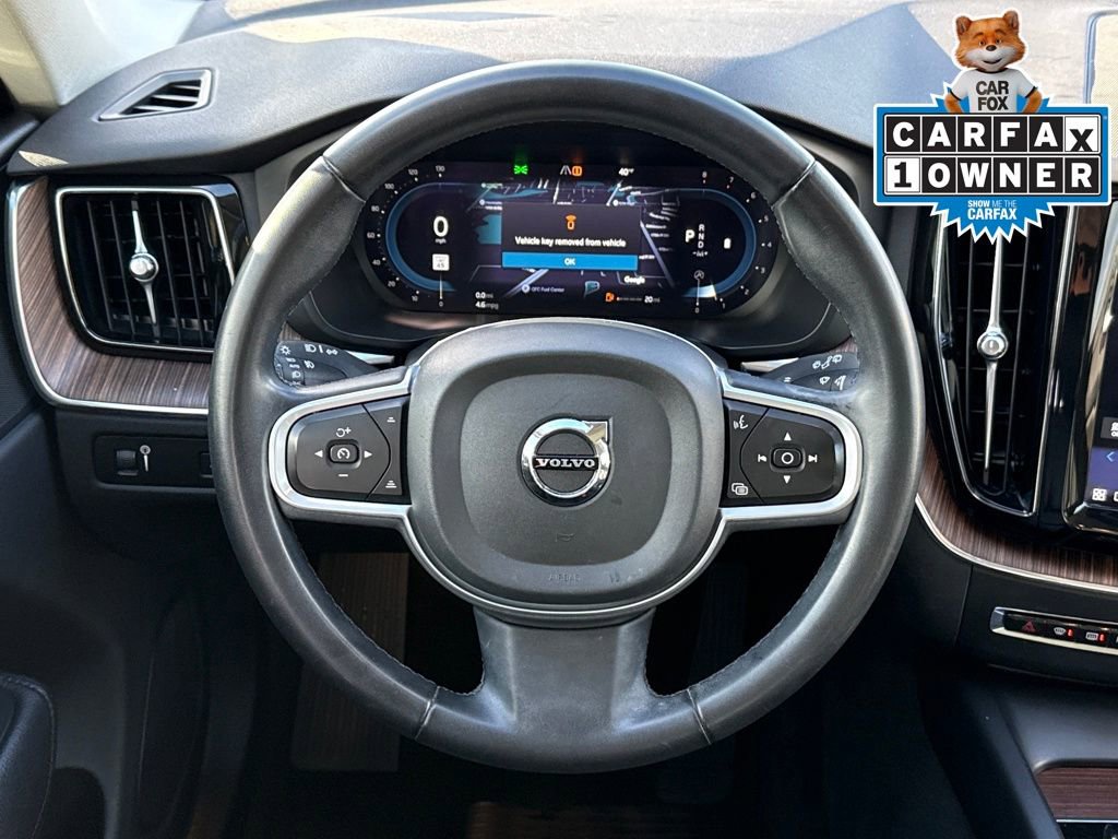 Used 2022 Volvo XC60 B5 Momentum image 16