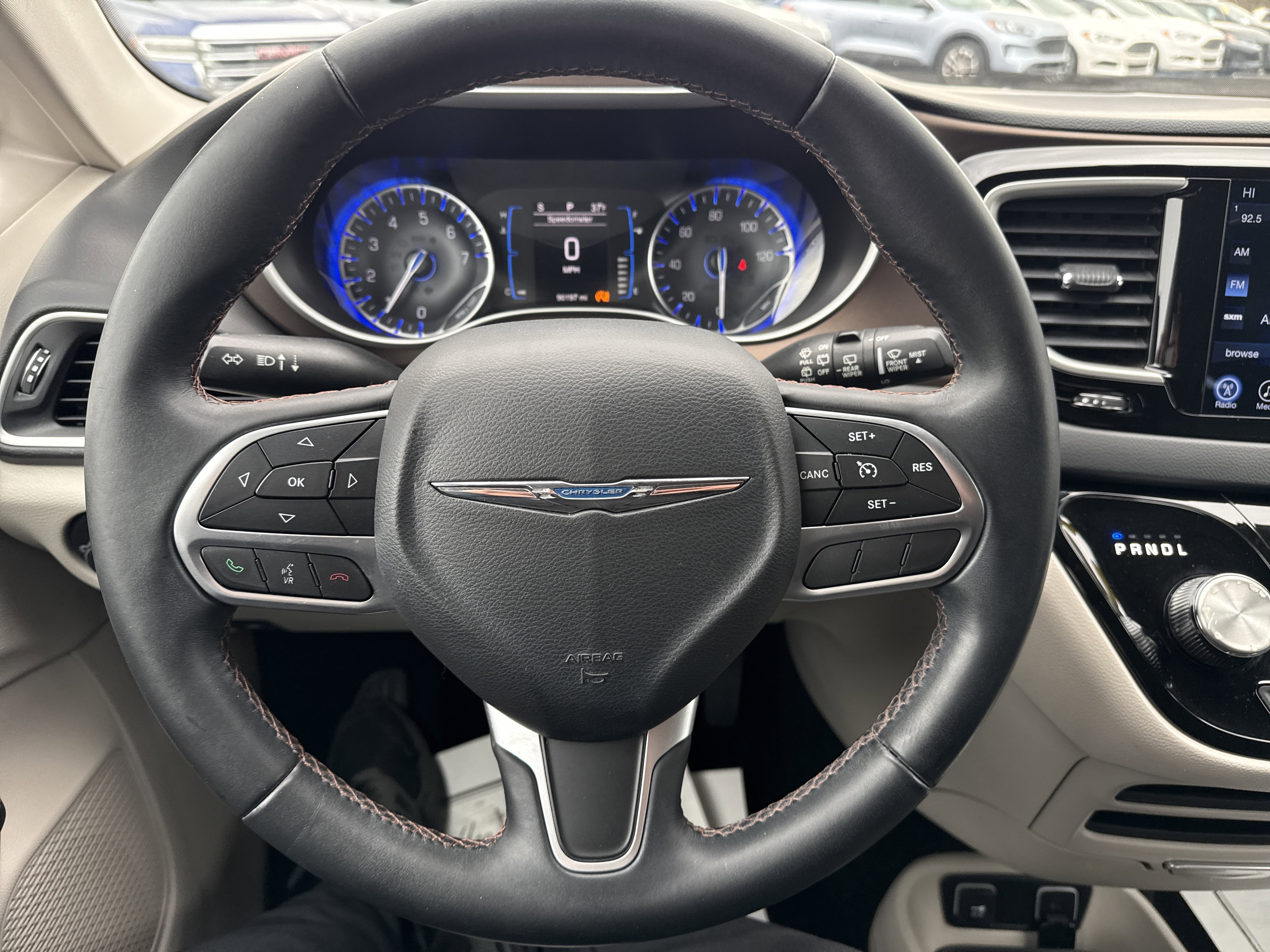 Used 2017 Chrysler Pacifica Touring-L image 26