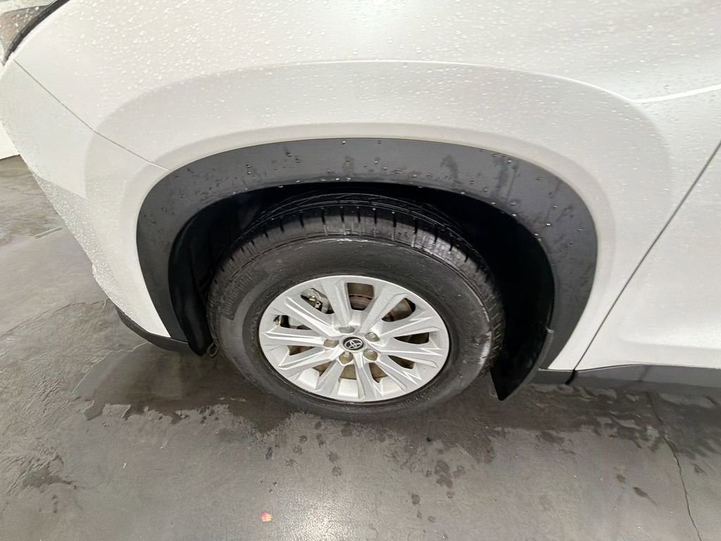 Used 2024 Toyota Grand Highlander AWD image 32